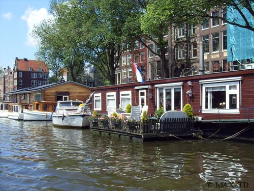 Дом на воде в Амстердаме Hausboote in Amsterdam