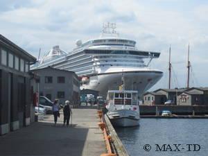 Лайнер Caribbean Princess в порту Осло