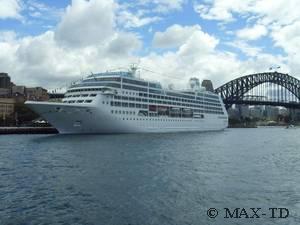 фото MS Pacific Princess в порту Сиднея